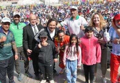 El gobernador Sáenz compartió la celebración por el Mes de las Infancias junto a las familias camioneras